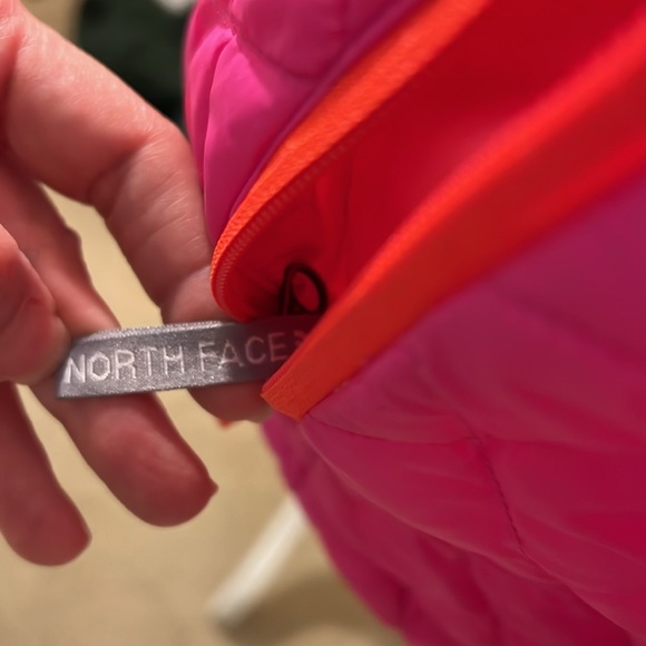 The North Face Hot Pink Quilted Jacket - Picture 13 of 16